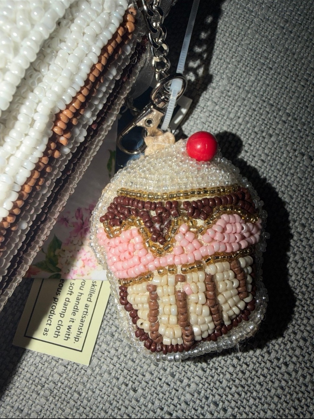 BRAND NEW VIRAL CUPCAKE BEADED BAG - TJMAXX/MARSHALLS - Picture 6 of 6